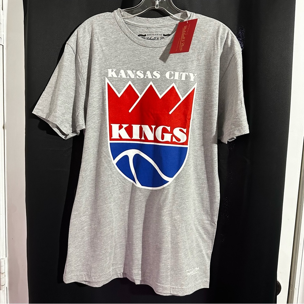 Mitchell & Ness Gray Kansas City Kings T-Shirt. Size L. New W/ tags.